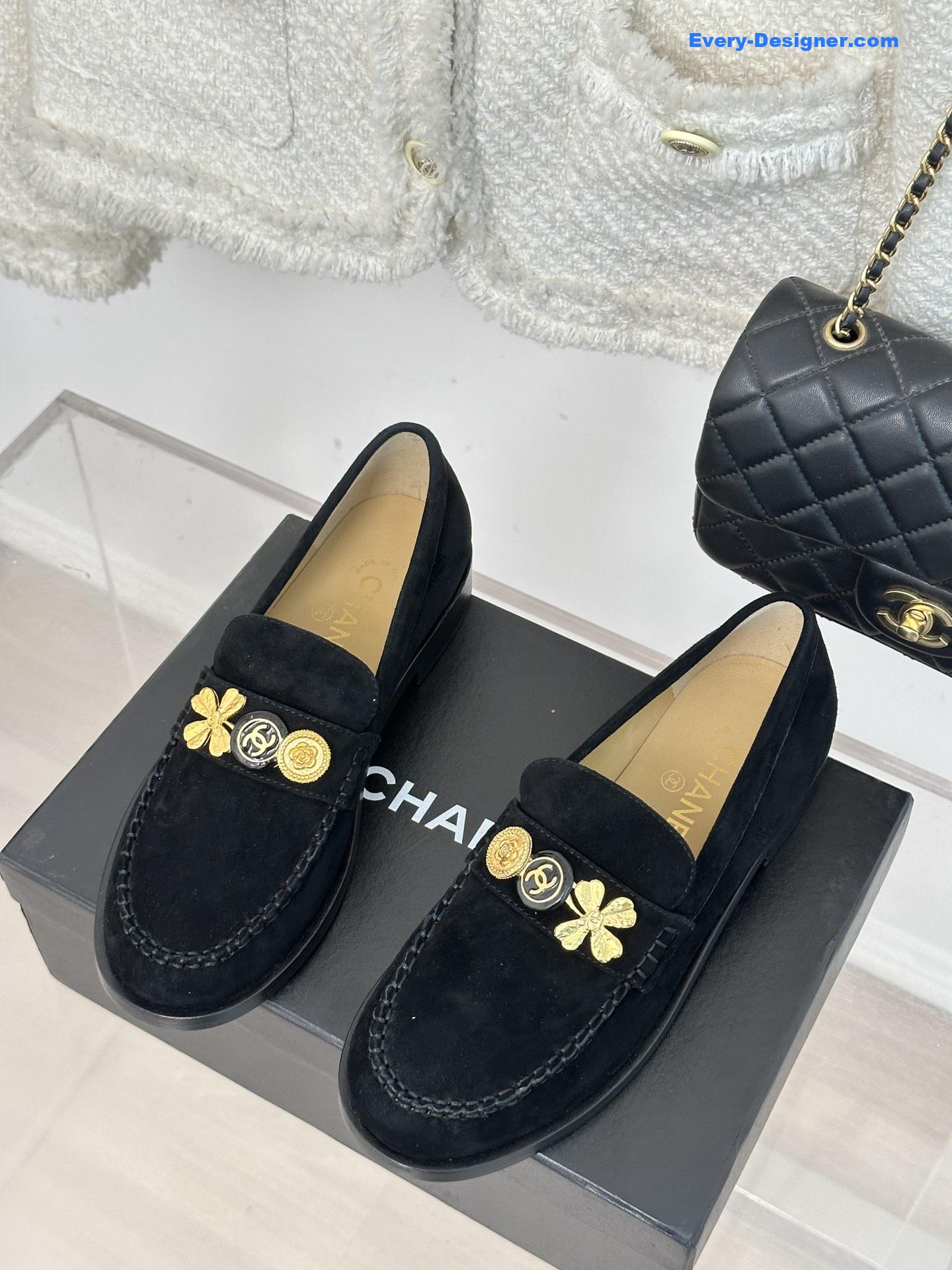 CC classic double C gold four-leaf clover gold coin loafers