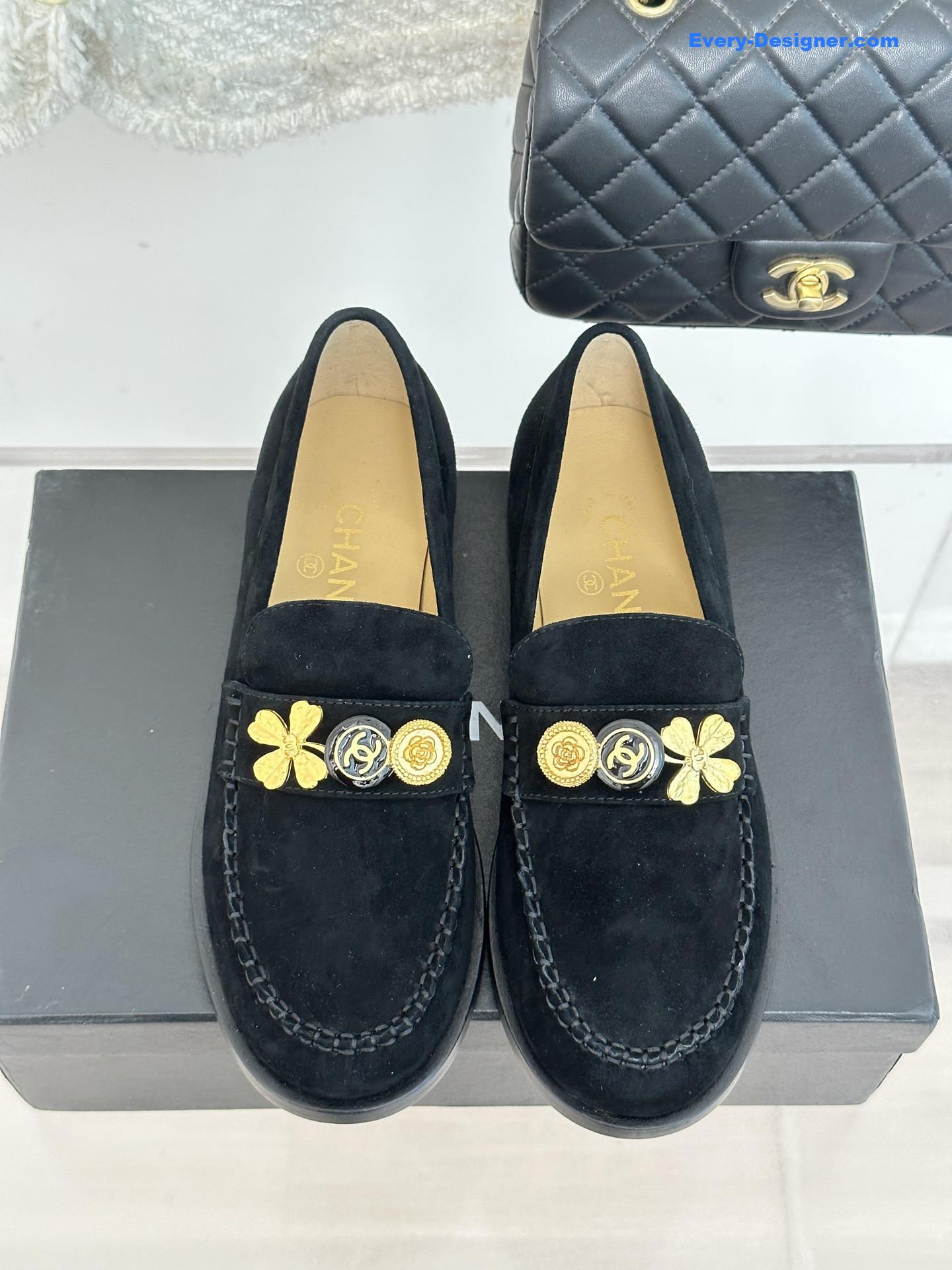 CC classic double C gold four-leaf clover gold coin loafers