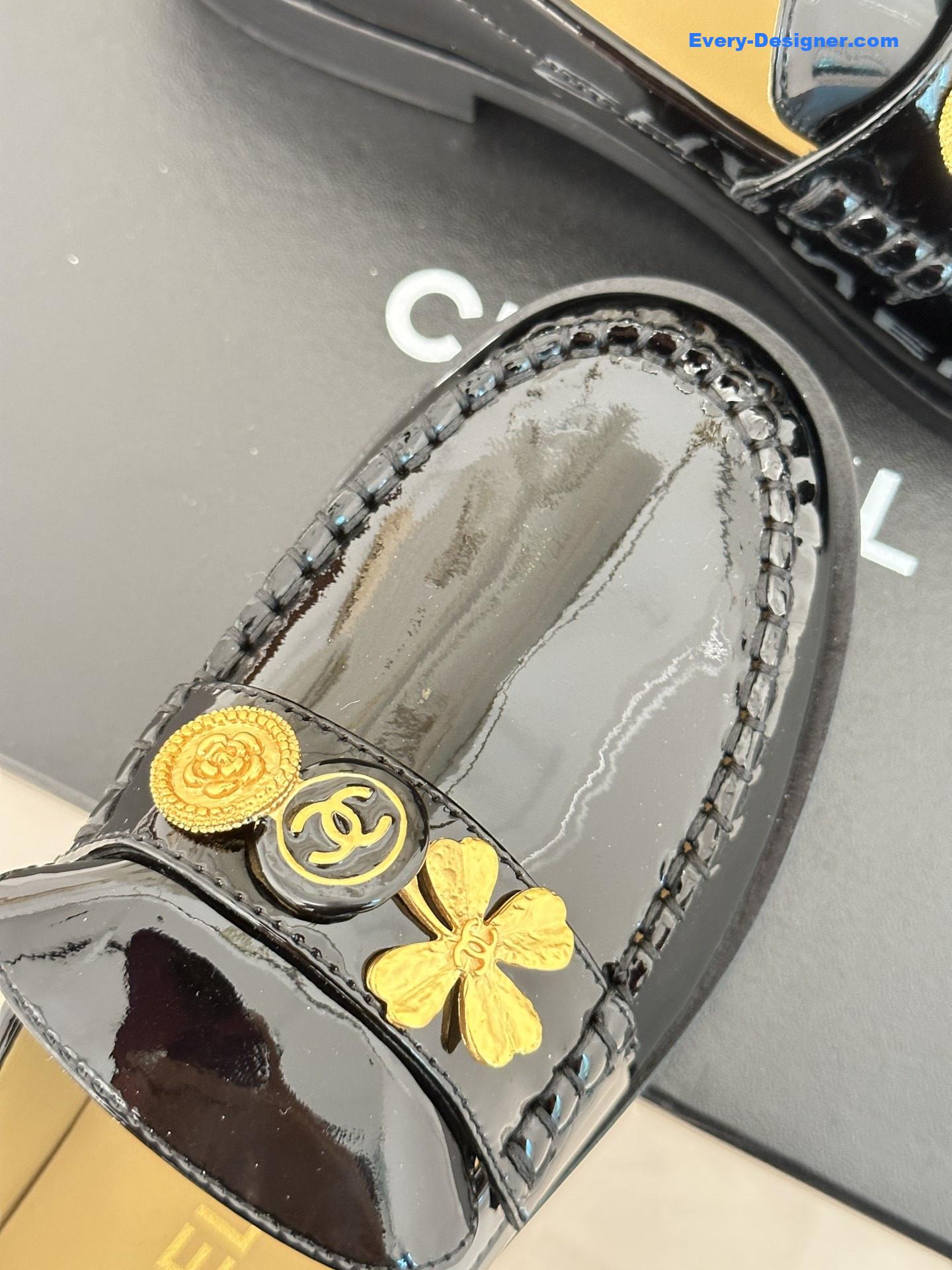 CC classic double C gold four-leaf clover gold coin loafers