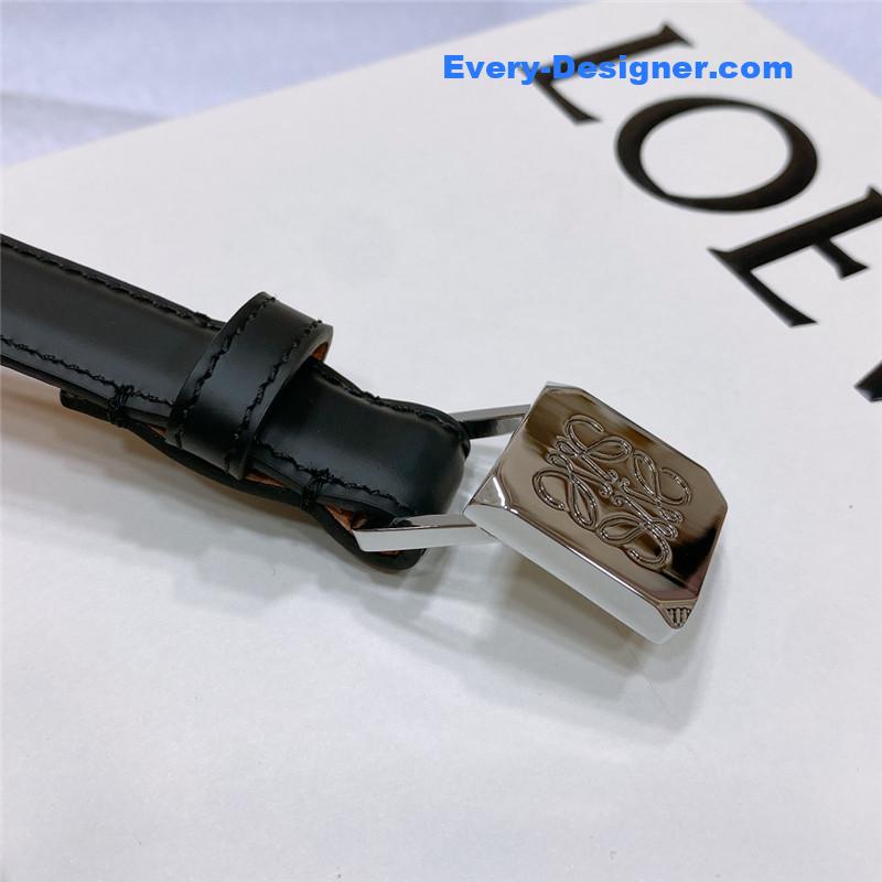 L0ew* narrow belt in smooth calfskin