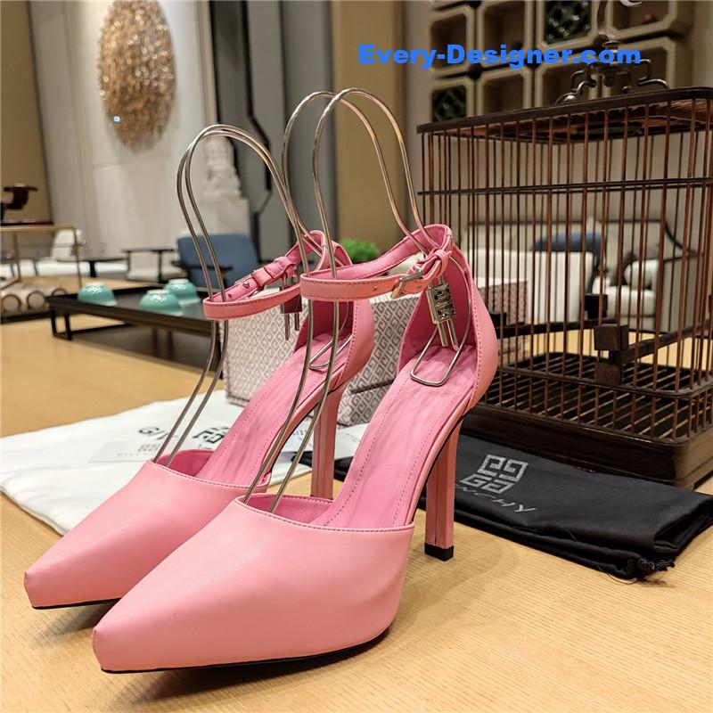 Givenchy classic lock metal buckle pumps