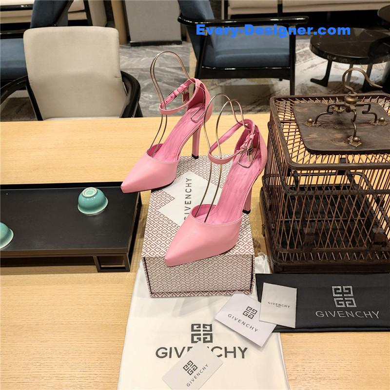 Givenchy classic lock metal buckle pumps