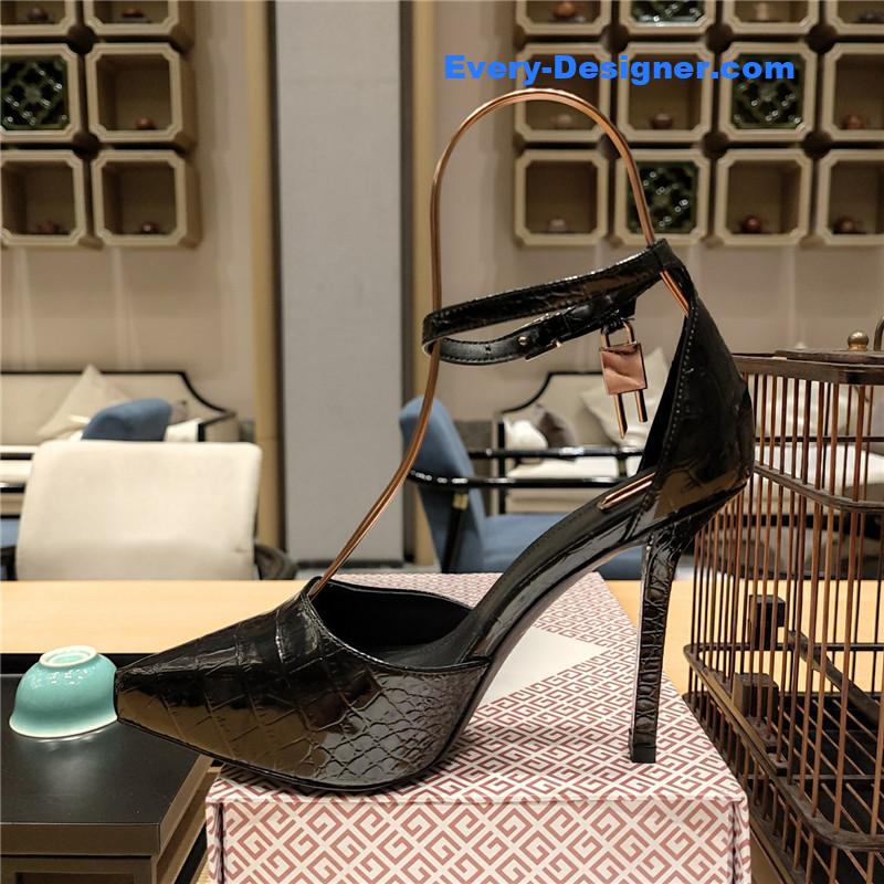 Givenchy classic lock metal buckle pumps