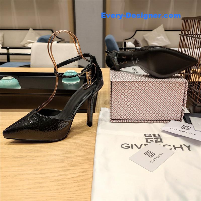 Givenchy classic lock metal buckle pumps