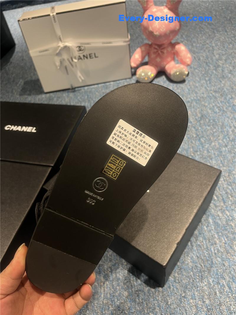 CC new Velcro sandals