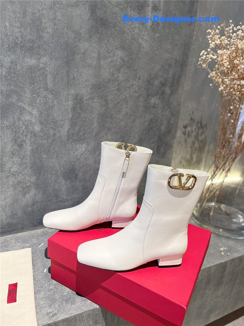 Va1e*ntin0 leather outsole ankle boots