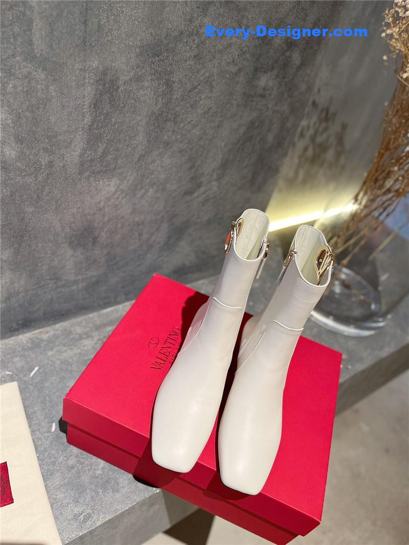 Va1e*ntin0 leather outsole ankle boots