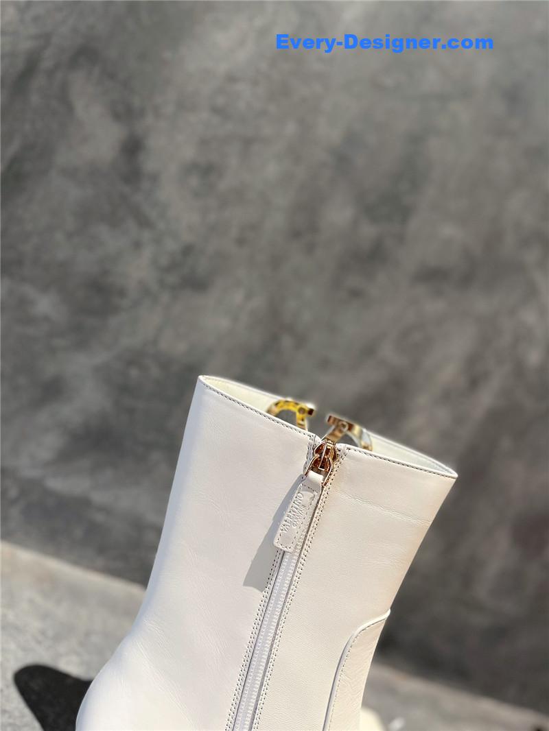 Va1e*ntin0 leather outsole ankle boots