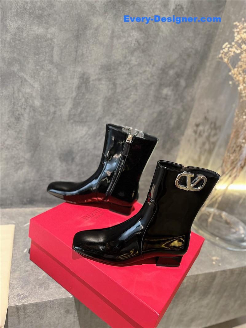 Va1e*ntin0 leather outsole ankle boots