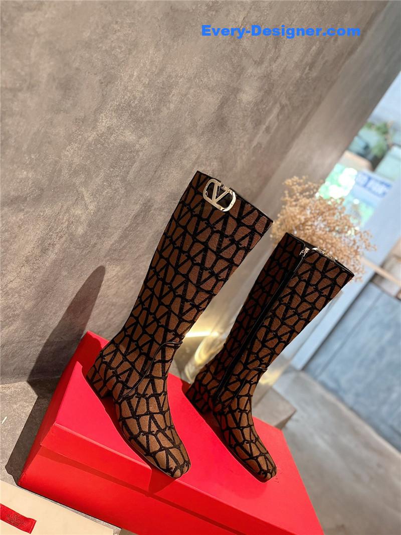 Va1e*ntin0 leather outsole mid boots