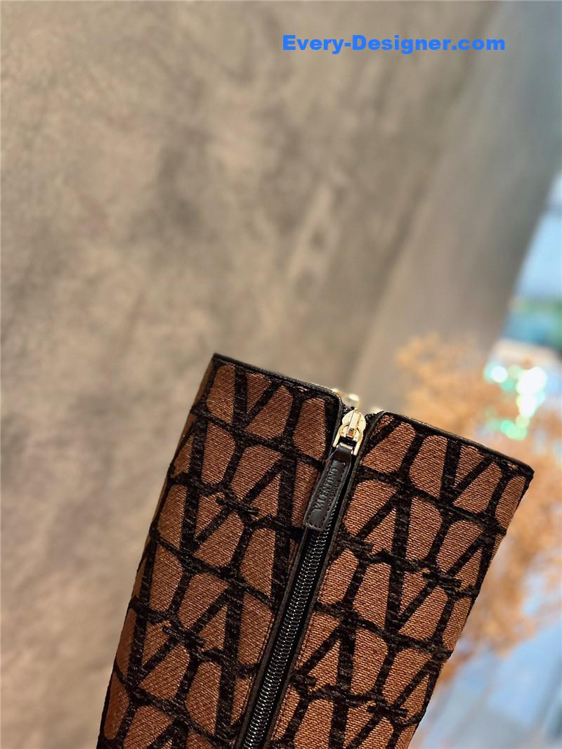 Va1e*ntin0 leather outsole mid boots