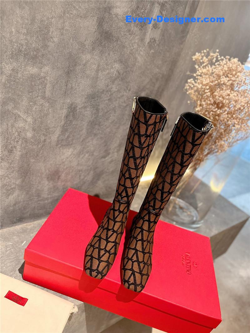 Va1e*ntin0 leather outsole mid boots