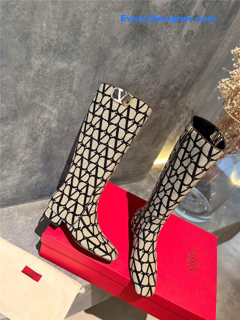 Va1e*ntin0 leather outsole mid boots