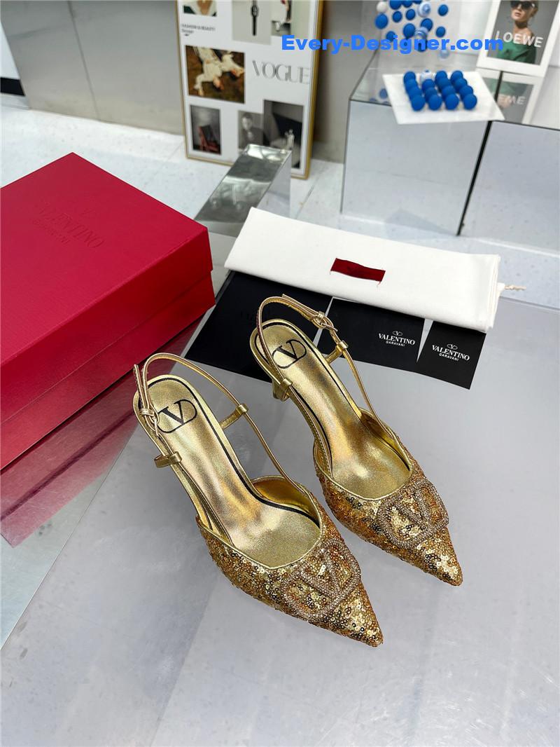 Va1e*ntin0 classic sandals in sequined version with v buckle