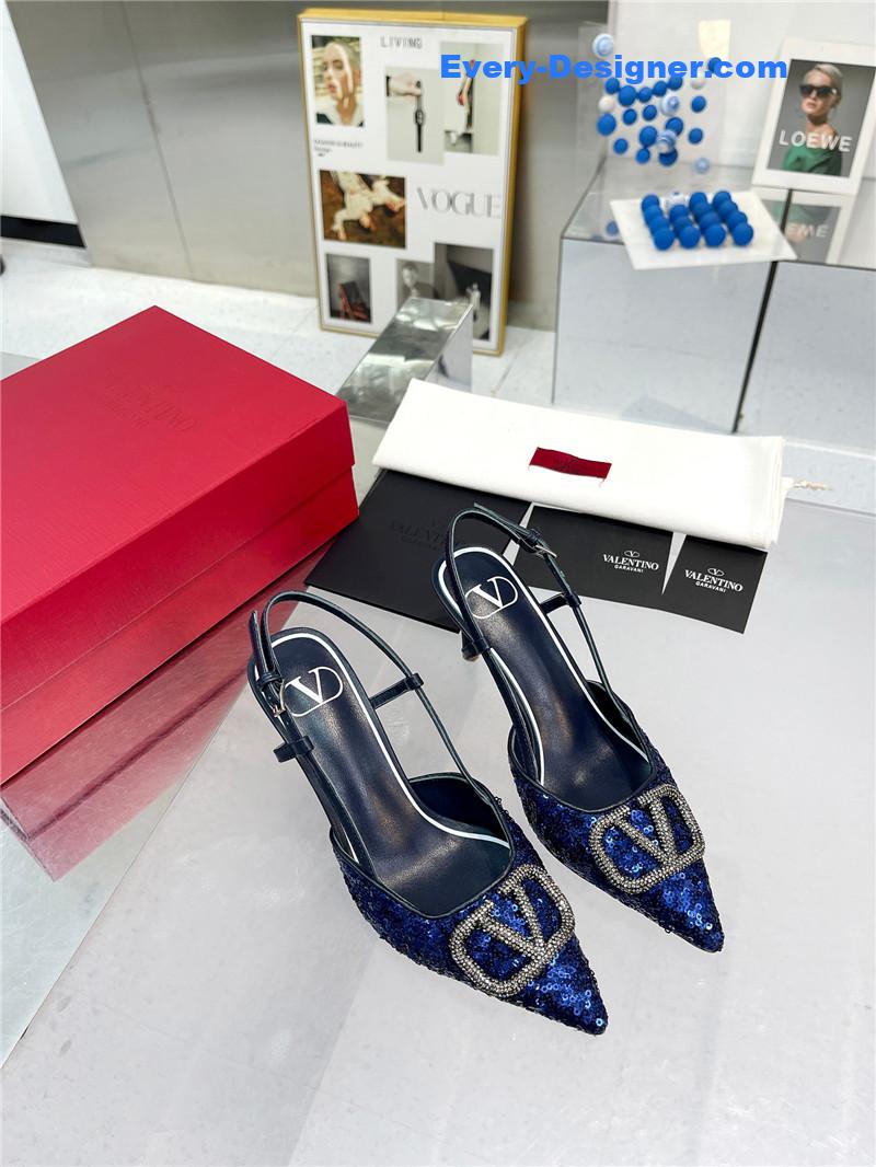 Va1e*ntin0 classic sandals in sequined version with v buckle