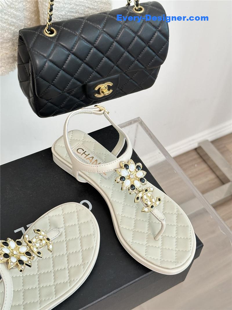 CC camellia double C pinch sandals