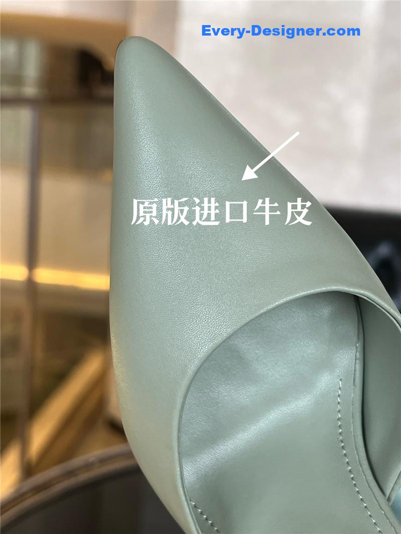 F**di f-shaped three-dimensional heel pumps