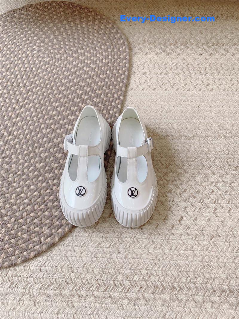 l0vis Vvtt0n ruby flat mary jane