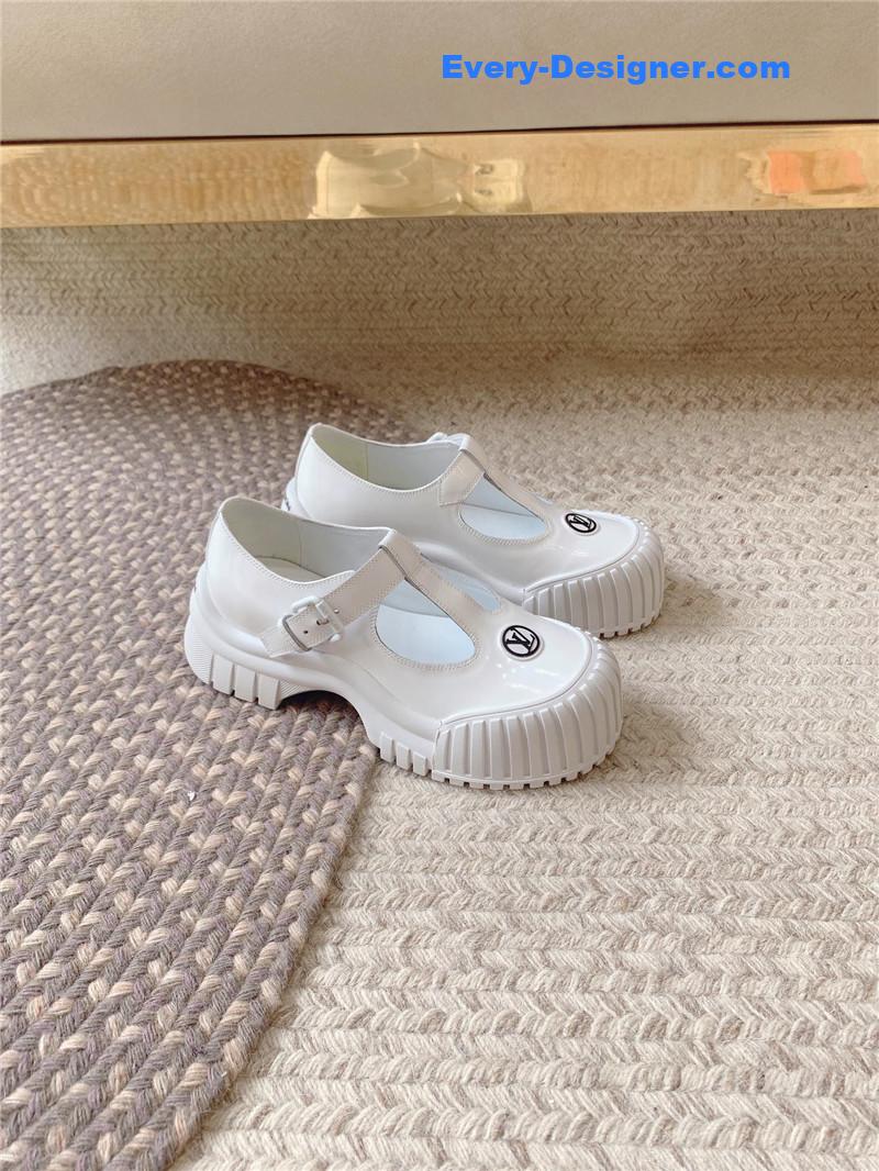 l0vis Vvtt0n ruby flat mary jane