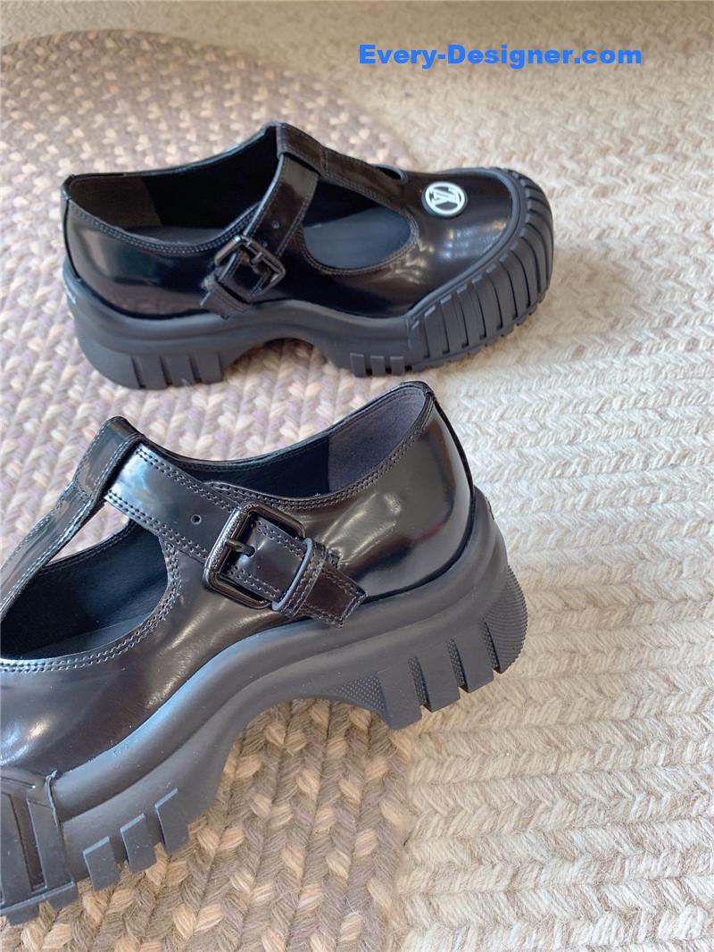 l0vis Vvtt0n lv mary jane shoes