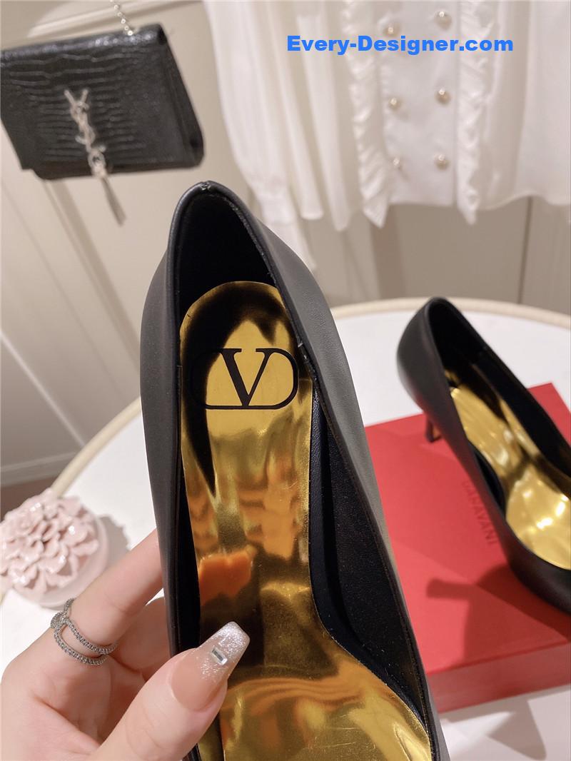 Va1e*ntin0 top rhinestone stud high heels