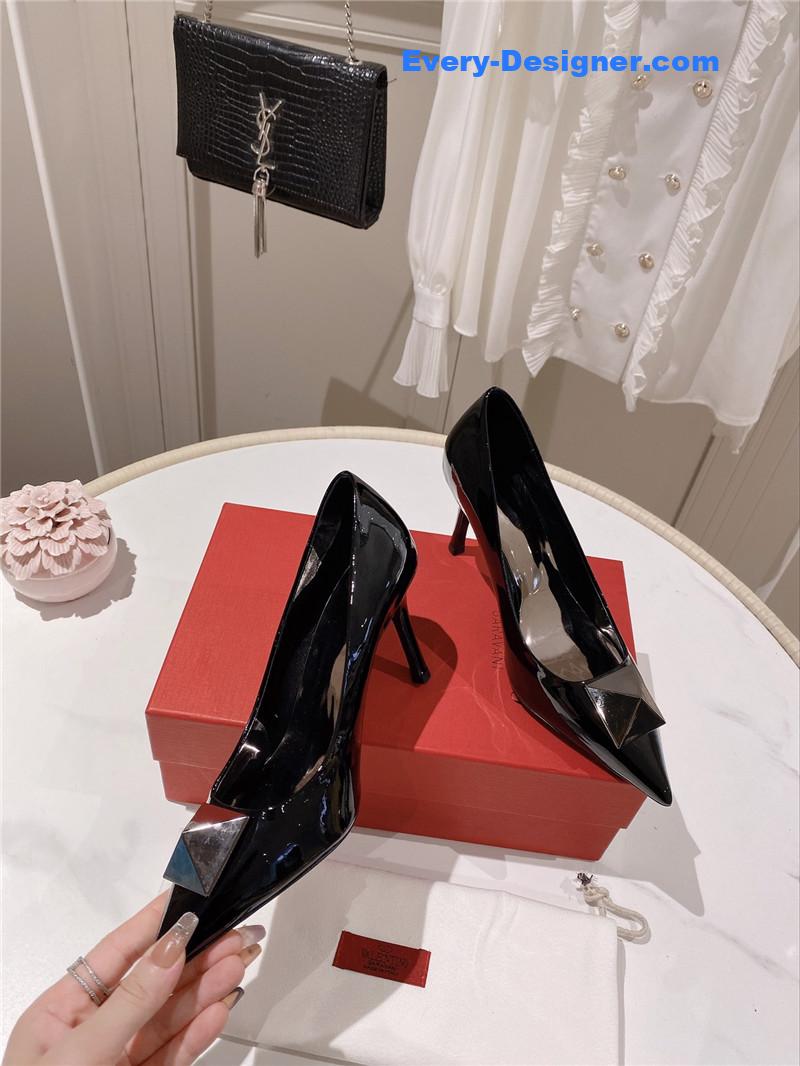 Va1e*ntin0 top rhinestone stud high heels