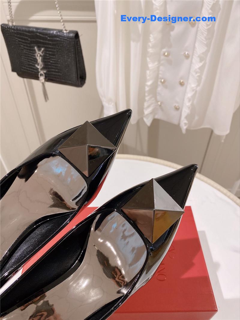 Va1e*ntin0 top rhinestone stud high heels