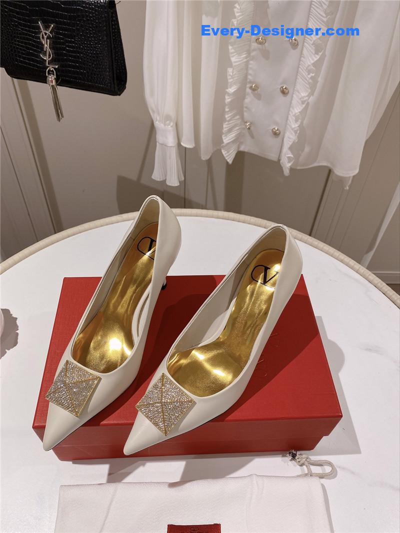 Va1e*ntin0 top rhinestone stud high heels