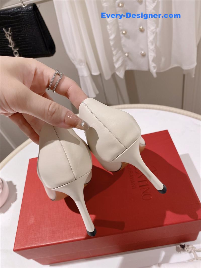 Va1e*ntin0 top rhinestone stud high heels