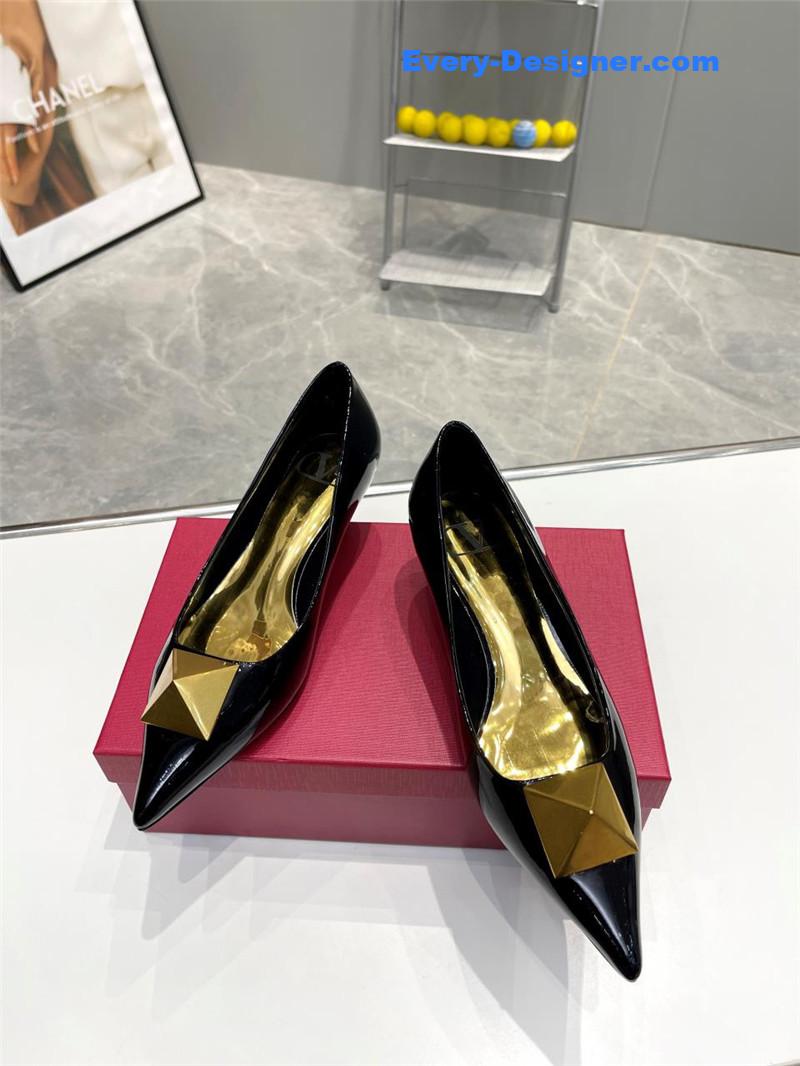 Va1e*ntin0 top rhinestone stud high heels