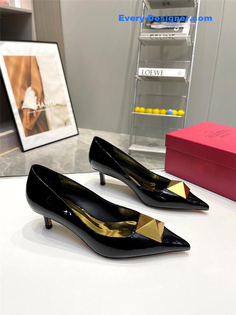 Va1e*ntin0 top rhinestone stud high heels