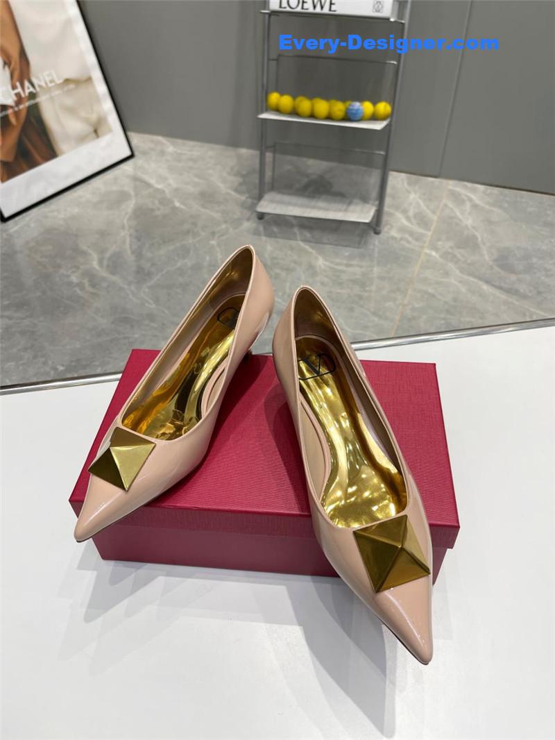 Va1e*ntin0 top rhinestone stud high heels