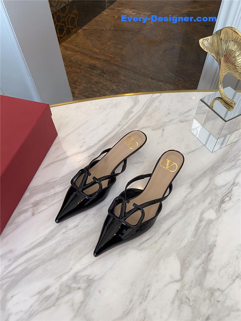 Va1e*ntin0 top sandals