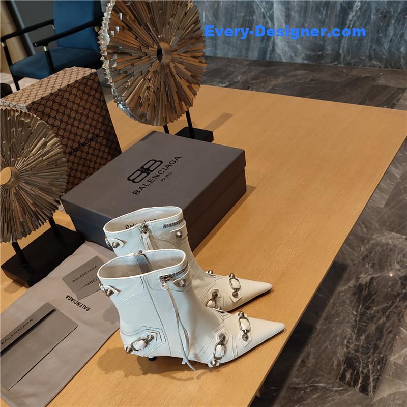 Ba1en*iaga orange pointed toe side zip kitten heel booties