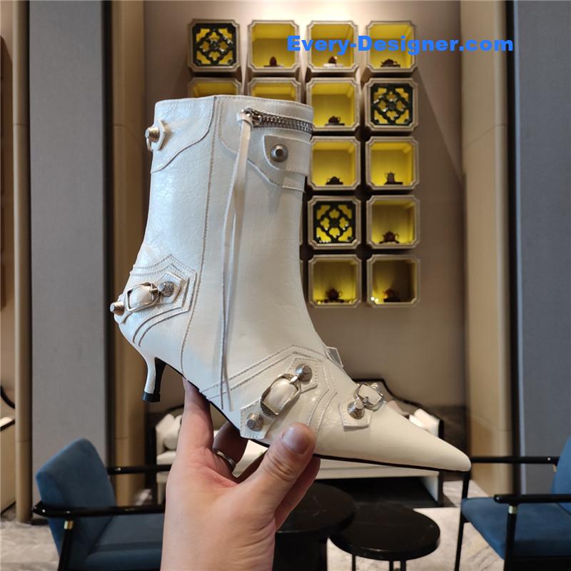 Ba1en*iaga orange pointed toe side zip kitten heel booties