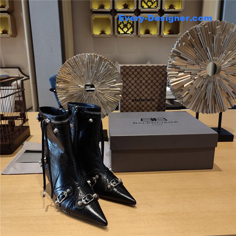 Ba1en*iaga orange pointed toe side zip kitten heel booties