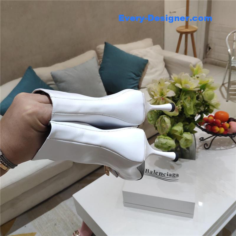 Ba1en*iaga new shape double b buckle flower toe ankle boots