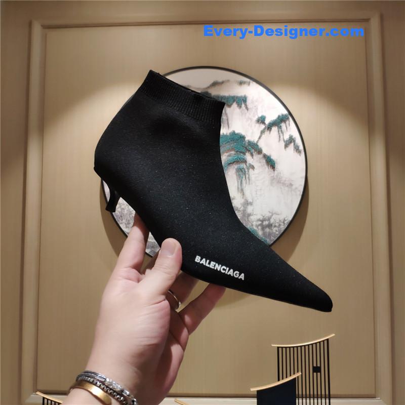 Ba1en*iaga new cat with small boots