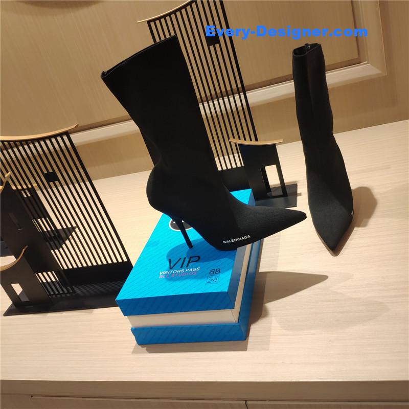 Ba1en*iaga new cat with small boots