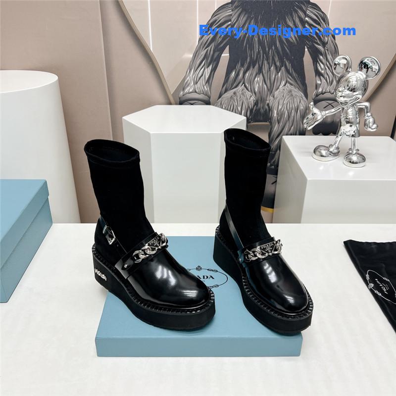 Pra*a round toe stretch platform boots