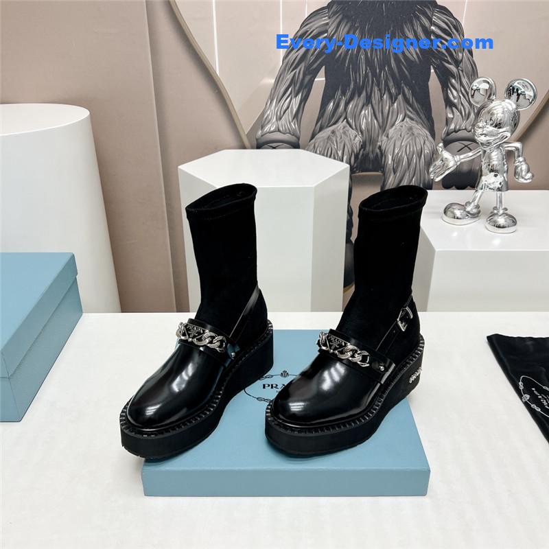 Pra*a round toe stretch platform boots