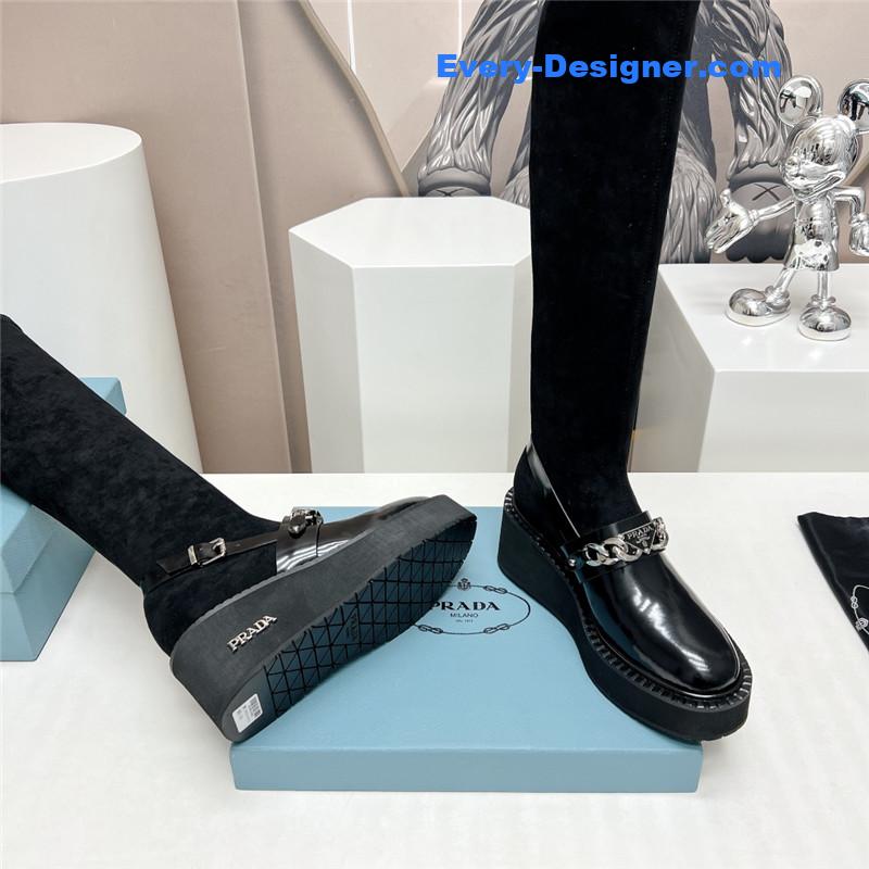 Pra*a round toe stretch platform boots