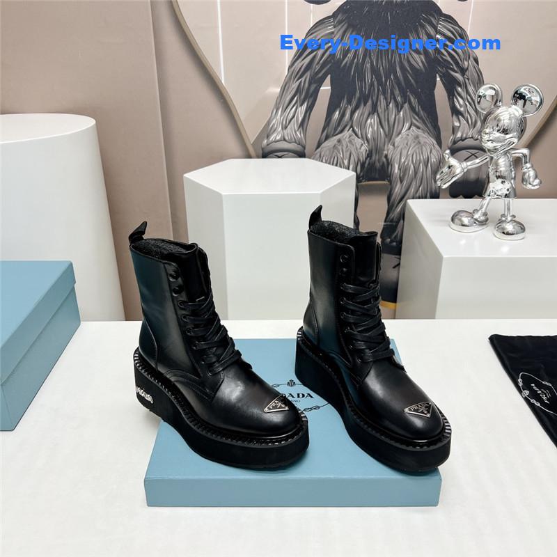 Pra*a round toe platform lace-up ankle boots
