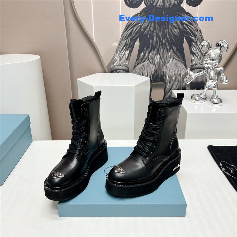 Pra*a round toe platform lace-up ankle boots