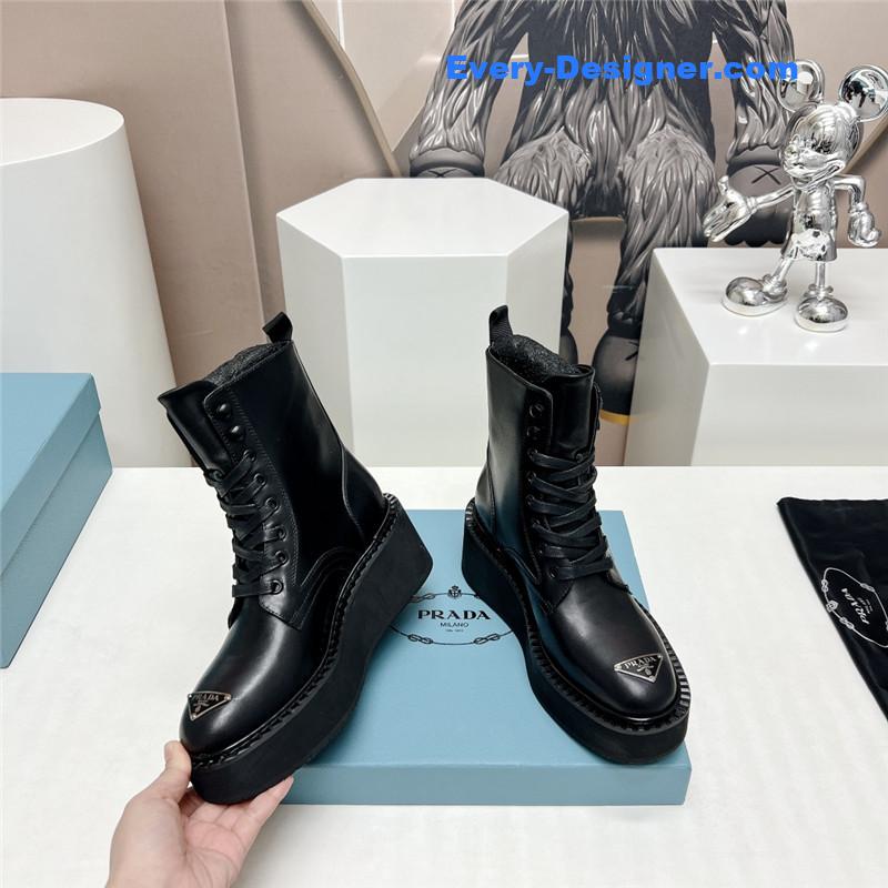 Pra*a round toe platform lace-up ankle boots