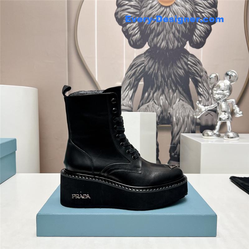 Pra*a round toe platform lace-up ankle boots