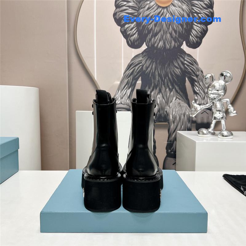 Pra*a round toe platform lace-up ankle boots