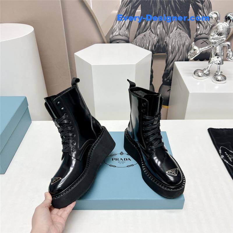 Pra*a round toe platform lace-up ankle boots
