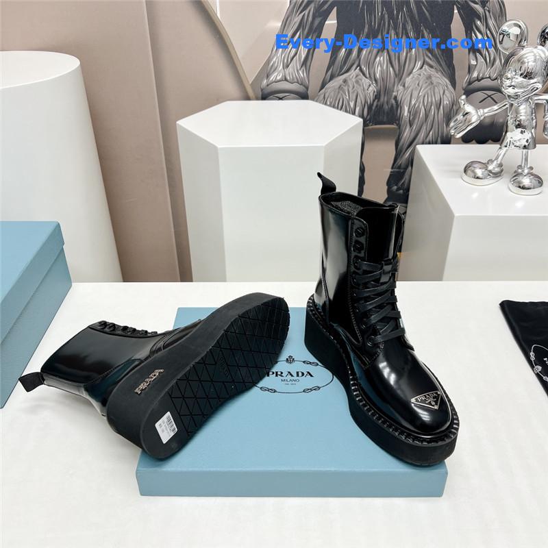 Pra*a round toe platform lace-up ankle boots