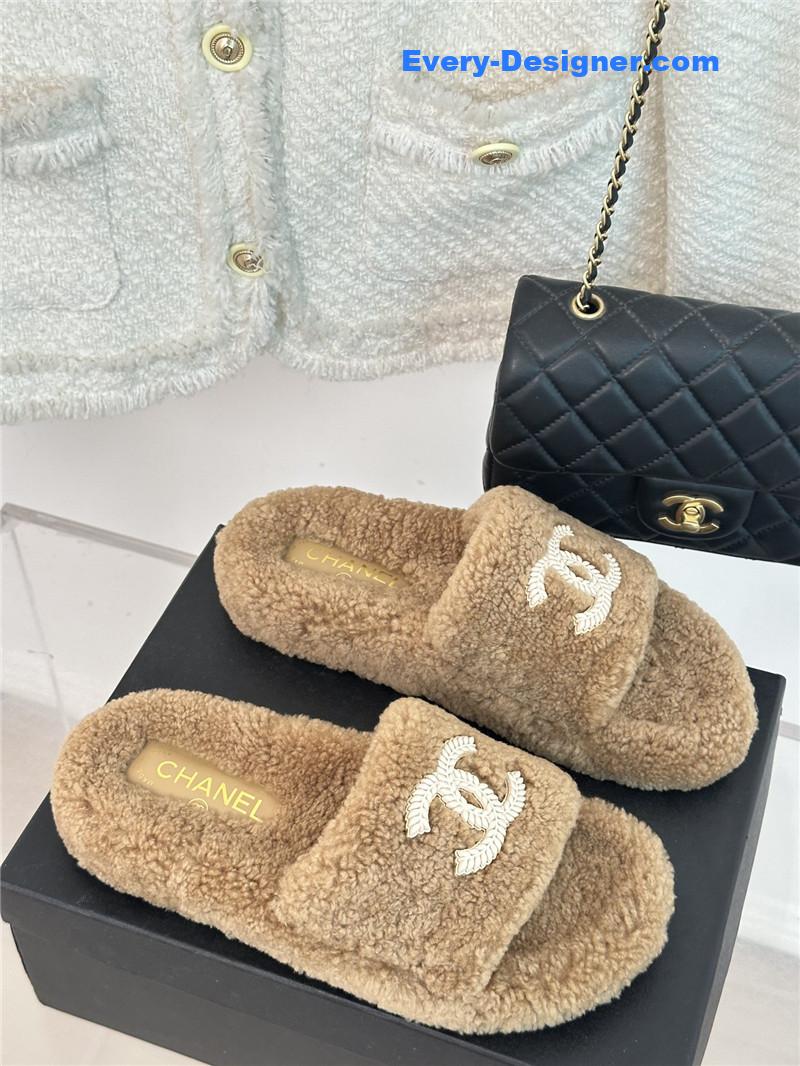 CC classic four seasons double C plush slippers
